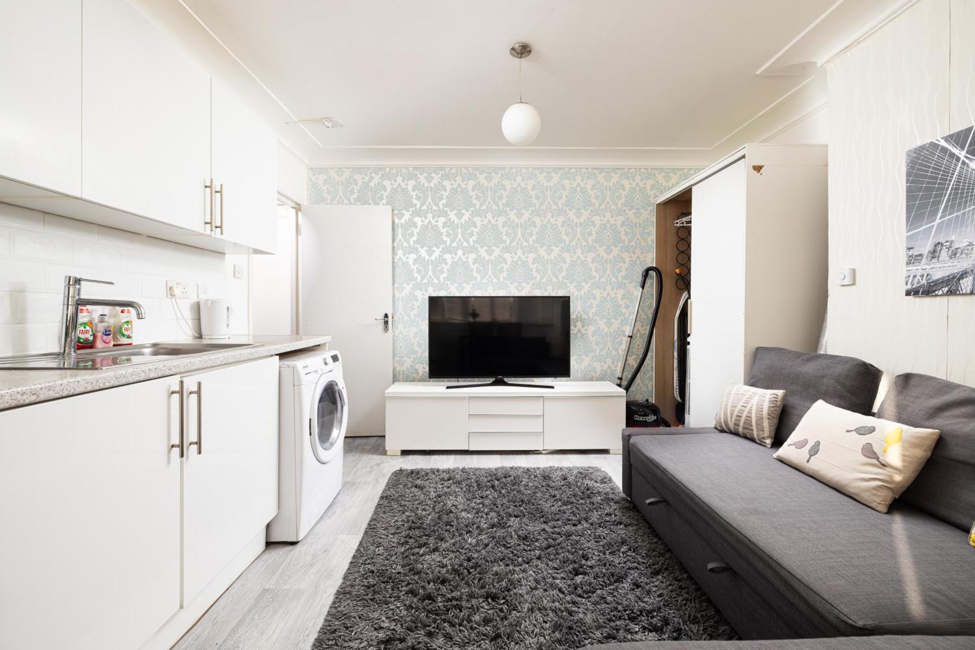 One Bedroom Apartment Opposite Brent Cross Station London Exterior photo